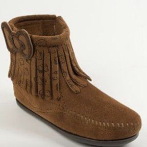 Minnetonka Hello Kitty Brown Fringe Leather/Suede Ankle Moccasin Boot Girl SZ 4